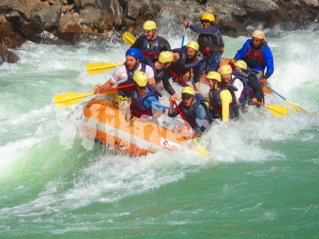 River Rafting being organised from the camps in rishikesh, camps acting as a base for adventure activities in rishikesh